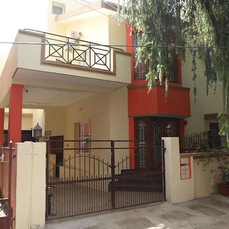 Hotel Ushta Te - Happiness To Thee à Bangalore Extérieur photo